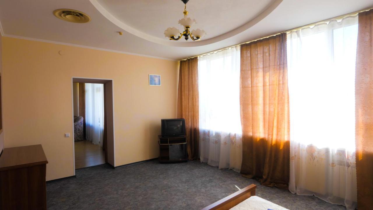Pectoral On Khortytsia Hotel Zaporizhia Kültér fotó